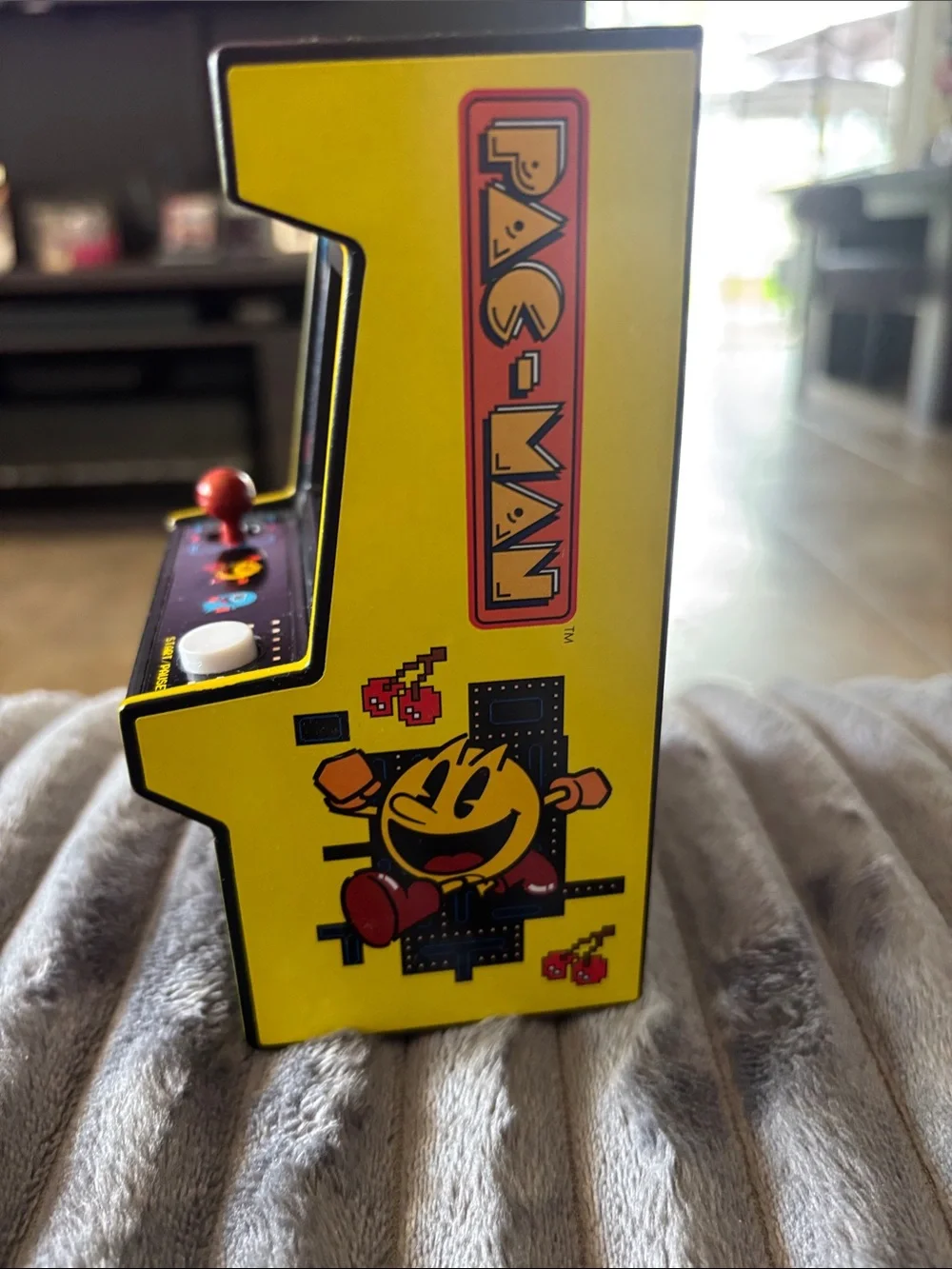 Mini Arcade Game - Black & Yellow Retro Console Pac Man